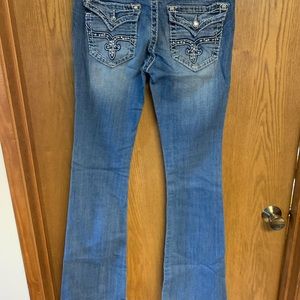 Rock Revivals Size 28